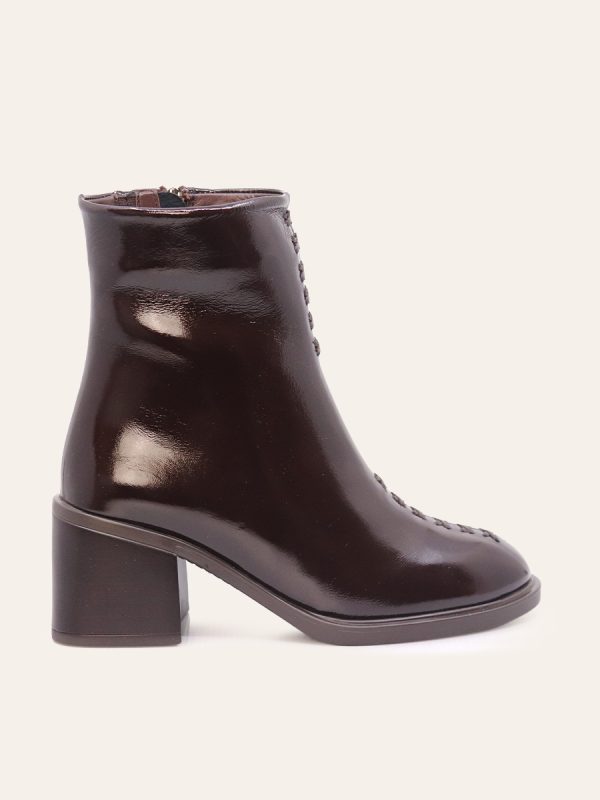 STRUCTURED ANKLE BOOTS