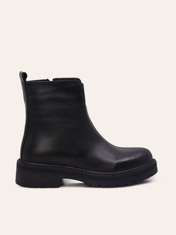 CLASSIC ROUND TOE BOOTS
