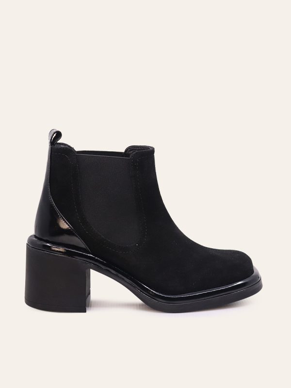 HEELED CHELSEA BOOTS