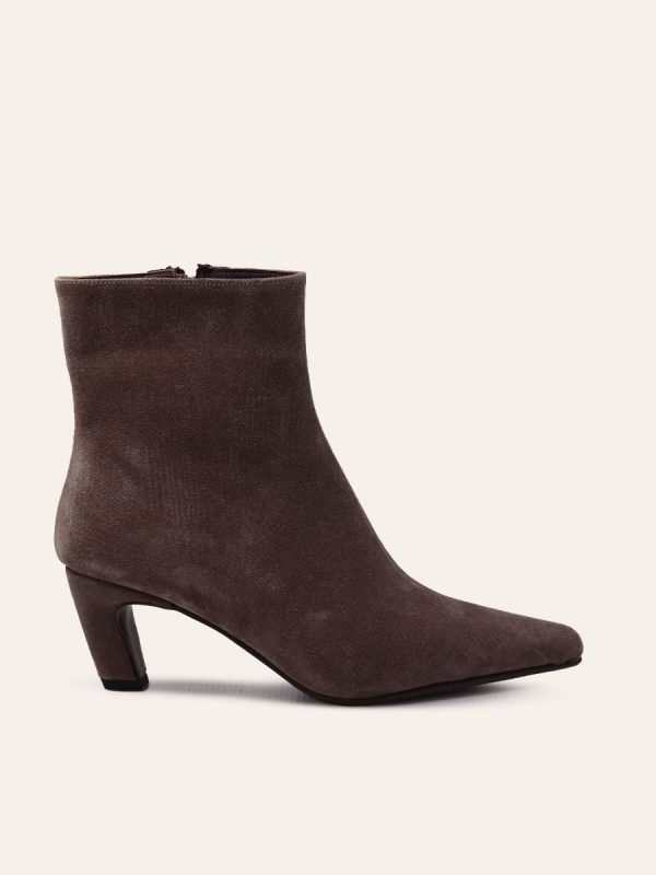 POINTED HEEL ANKLE BOOTS