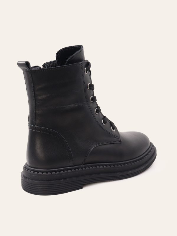 CLASSIC LACE-UP BOOTS — 4
